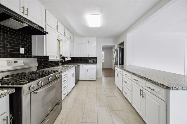 4901 Valerie Street, Bellaire, TX 77401