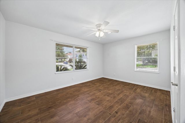 4901 Valerie Street, Bellaire, TX 77401