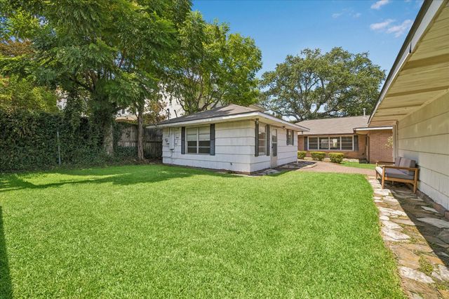 4901 Valerie Street, Bellaire, TX 77401