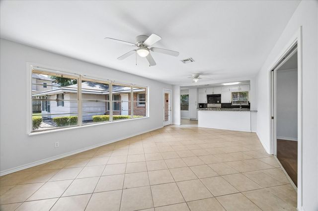 4901 Valerie Street, Bellaire, TX 77401