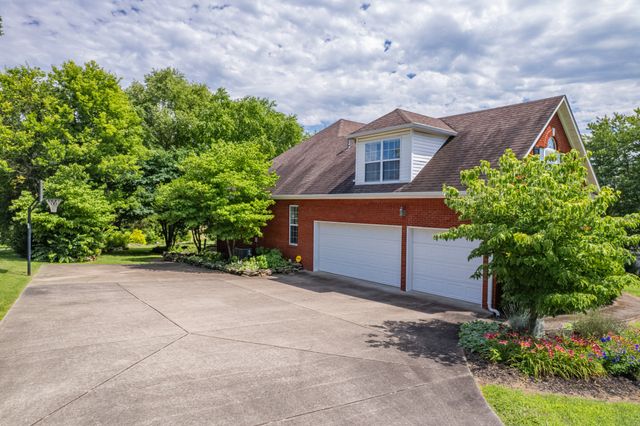 3004 Viewpointe Way, Columbia, TN 38401