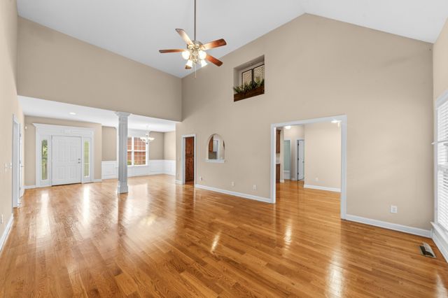 3004 Viewpointe Way, Columbia, TN 38401