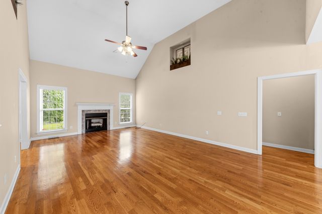 3004 Viewpointe Way, Columbia, TN 38401