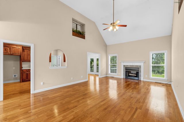 3004 Viewpointe Way, Columbia, TN 38401