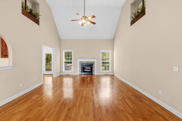 3004 Viewpointe Way, Columbia, TN 38401