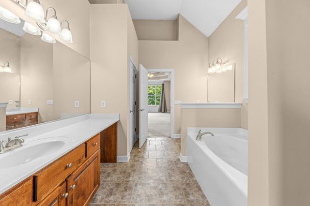3004 Viewpointe Way, Columbia, TN 38401