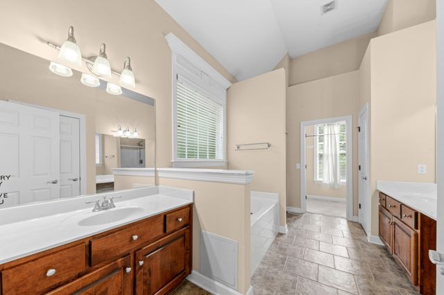 3004 Viewpointe Way, Columbia, TN 38401