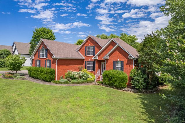 3004 Viewpointe Way, Columbia, TN 38401