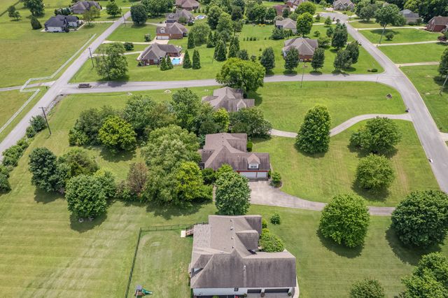 3004 Viewpointe Way, Columbia, TN 38401