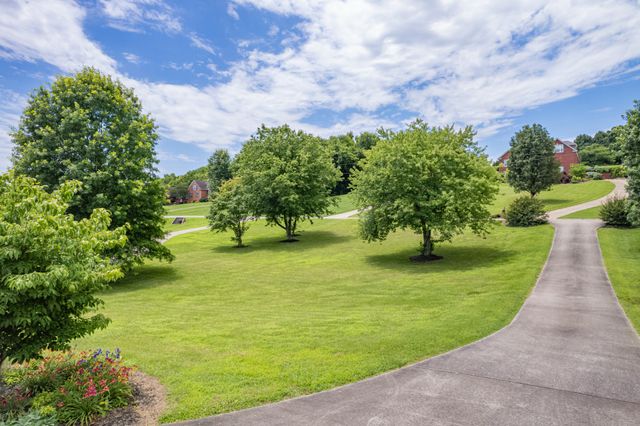 3004 Viewpointe Way, Columbia, TN 38401