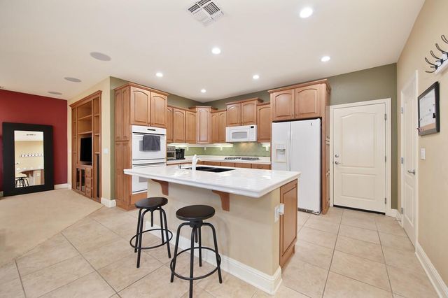 2140 Donovan Dr, Lincoln, CA 95648