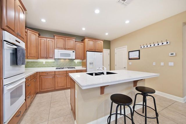 2140 Donovan Dr, Lincoln, CA 95648