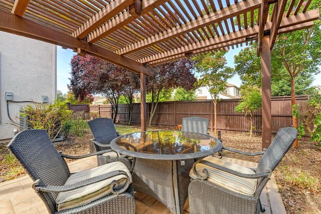 2140 Donovan Dr, Lincoln, CA 95648