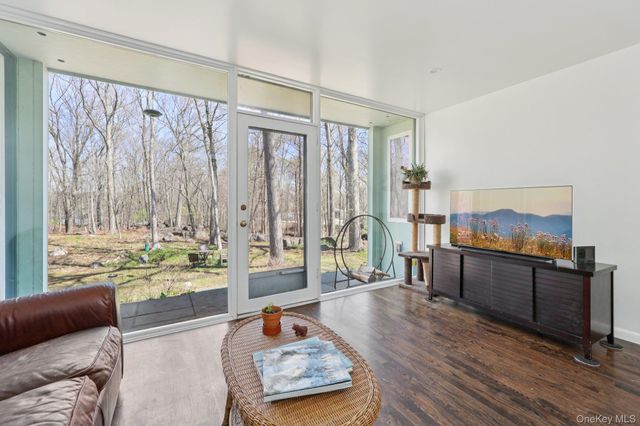 44 Old Country Road, New Rochelle, NY 10804