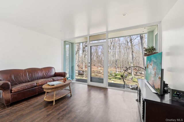 44 Old Country Road, New Rochelle, NY 10804