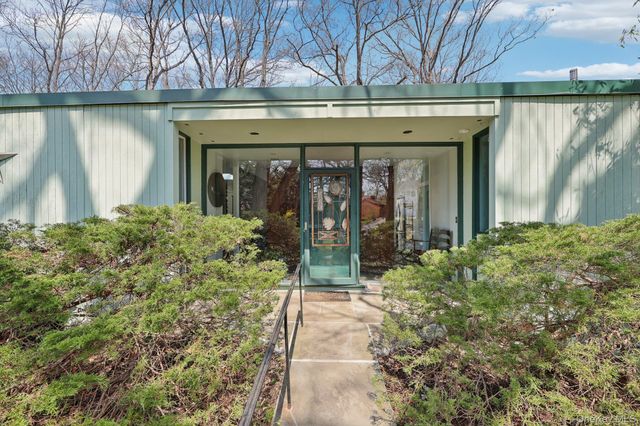 44 Old Country Road, New Rochelle, NY 10804