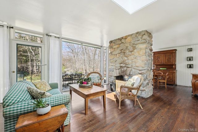 44 Old Country Road, New Rochelle, NY 10804