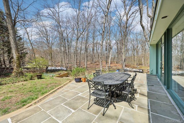 44 Old Country Road, New Rochelle, NY 10804