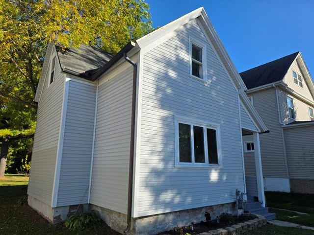 1925 N 10th STREET, Sheboygan, WI 53081