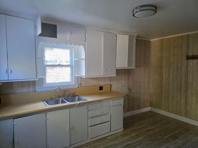 1925 N 10th STREET, Sheboygan, WI 53081