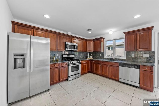 433 1st Street B, Palisades Park, NJ 07650