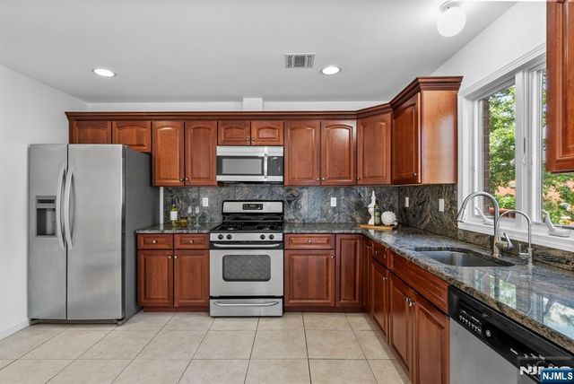 433 1st Street B, Palisades Park, NJ 07650