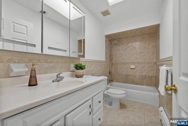 433 1st Street B, Palisades Park, NJ 07650