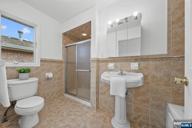433 1st Street B, Palisades Park, NJ 07650