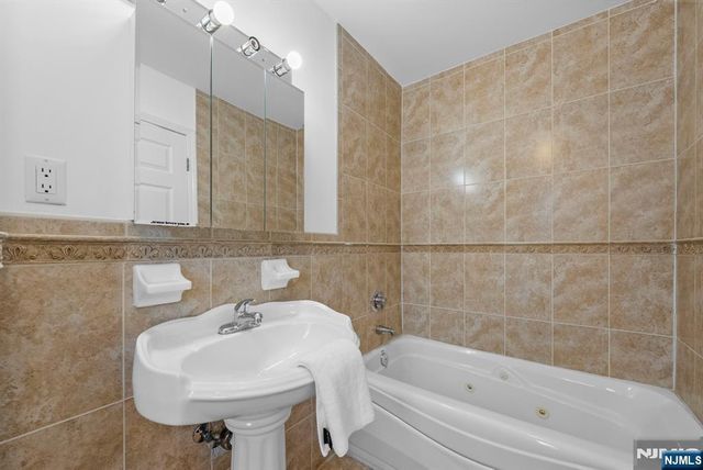 433 1st Street B, Palisades Park, NJ 07650