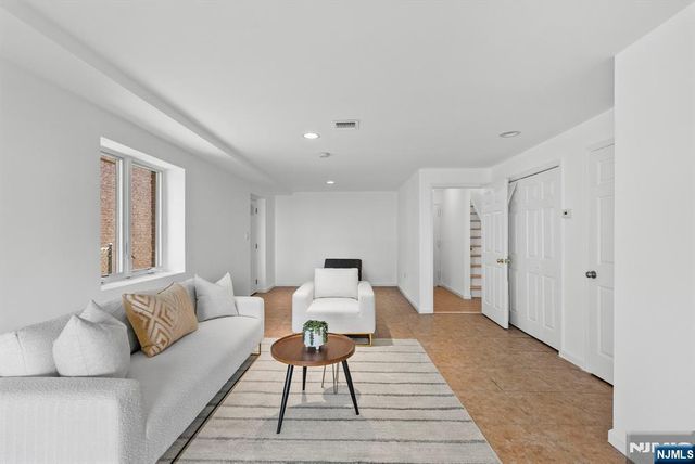 433 1st Street B, Palisades Park, NJ 07650
