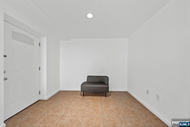 433 1st Street B, Palisades Park, NJ 07650