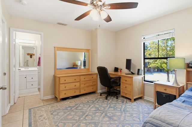 741 White Dr Apt 32, Tallahassee, FL 32304