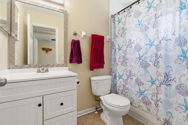 741 White Dr Apt 32, Tallahassee, FL 32304