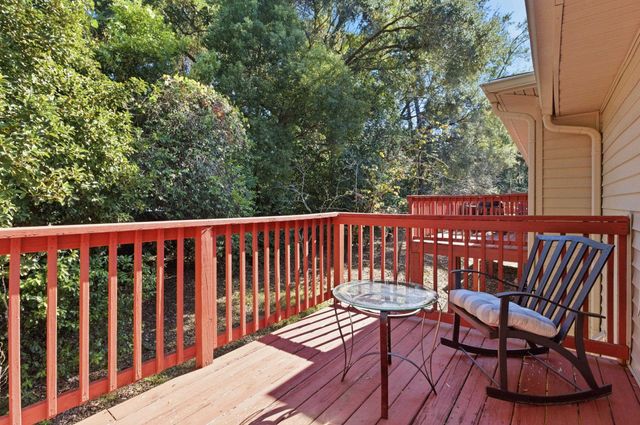 741 White Dr Apt 32, Tallahassee, FL 32304