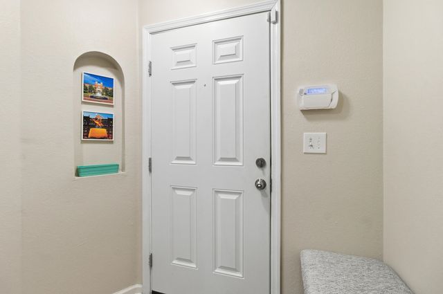 741 White Dr Apt 32, Tallahassee, FL 32304