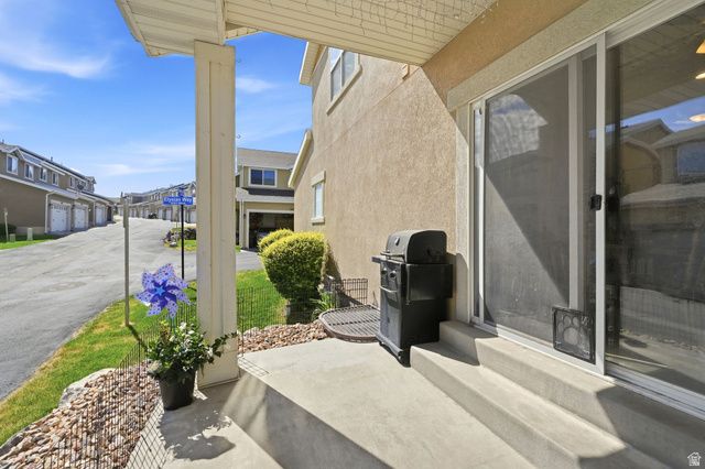 14573 S PEBBLE ROSE DR, Herriman, UT 84096
