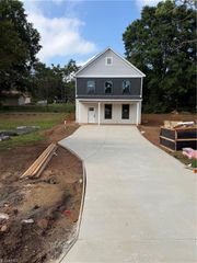 3873 Crusade Drive, Winston-salem, NC 27101