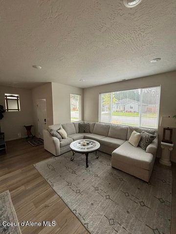 113 E Sandmyrtle AVE, Hayden, ID 83835