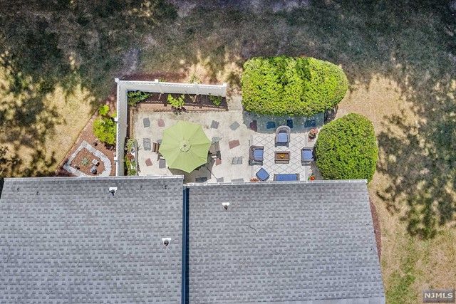 13 Windsor Drive, Park Ridge, NJ 07656