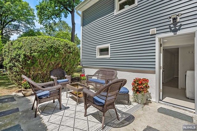 13 Windsor Drive, Park Ridge, NJ 07656