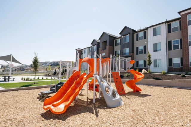 997 N LEDGER DR, Saratoga Springs, UT 84045