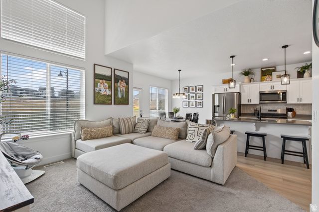 997 N LEDGER DR, Saratoga Springs, UT 84045