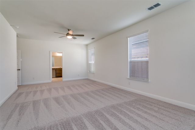 102 Hudson Lane, Justin, TX 76247