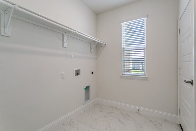 102 Hudson Lane, Justin, TX 76247