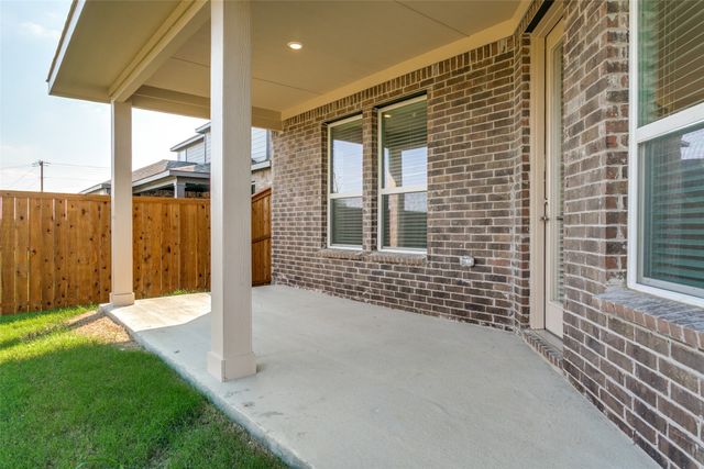 102 Hudson Lane, Justin, TX 76247
