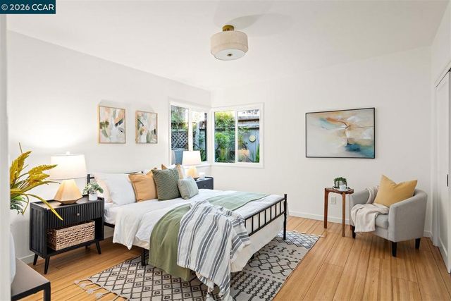 6555 Saroni Dr, Oakland, CA 94611