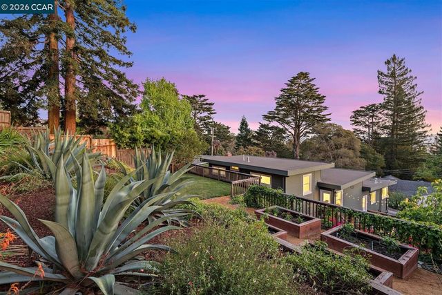 6555 Saroni Dr, Oakland, CA 94611