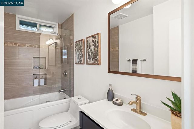 6555 Saroni Dr, Oakland, CA 94611