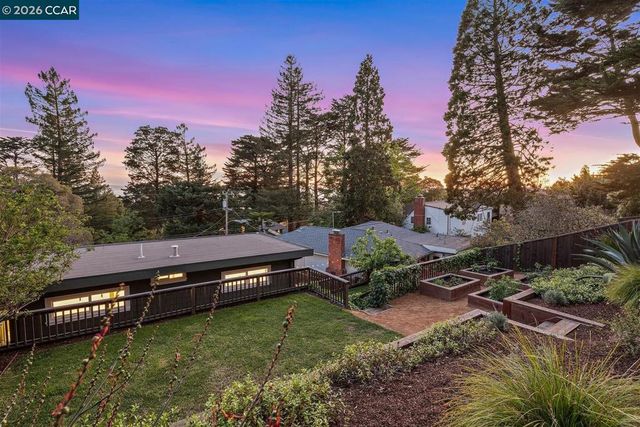 6555 Saroni Dr, Oakland, CA 94611