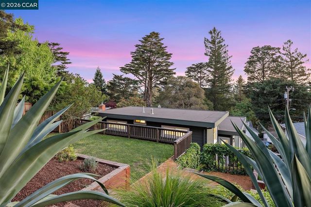 6555 Saroni Dr, Oakland, CA 94611